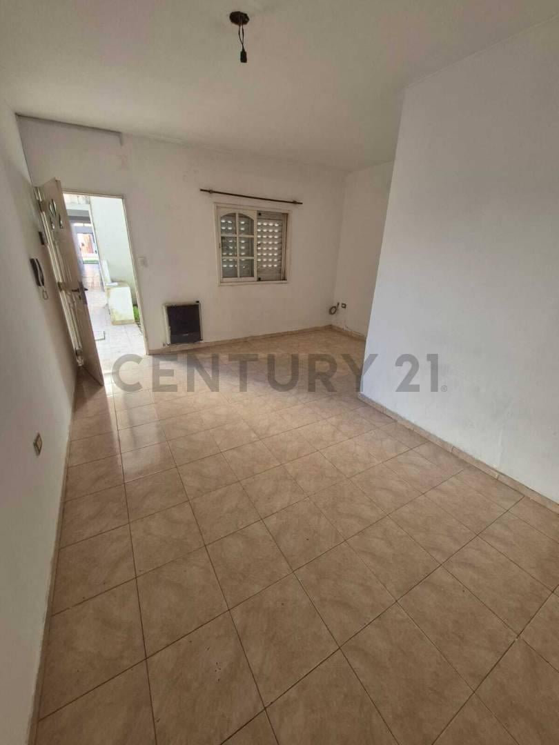 Foto de PH EN VENTA EN LA PLATA DE 1 DORMITORIO, imagen 1