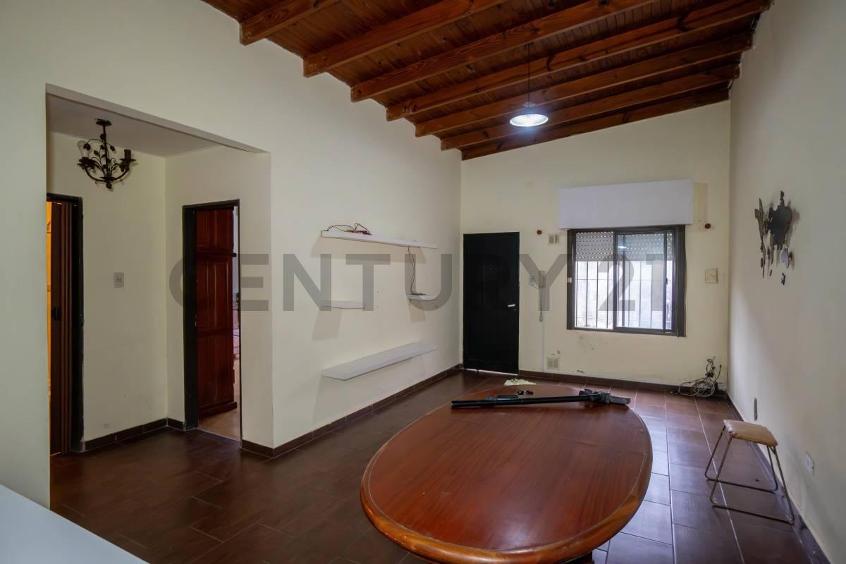 Foto de CASA CON GALPON EN VENTA EN LA PLATA, imagen 2