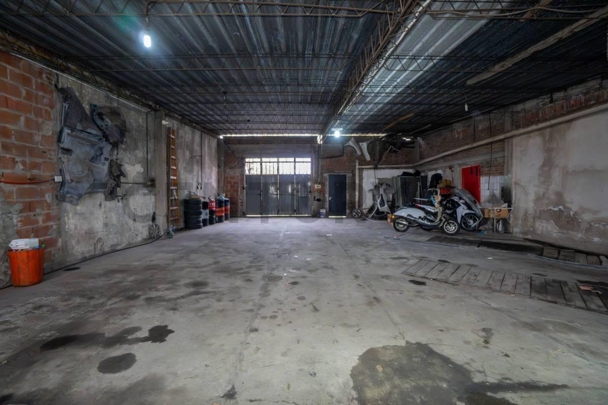 Foto de CASA CON GALPON EN VENTA EN LA PLATA, imagen 3