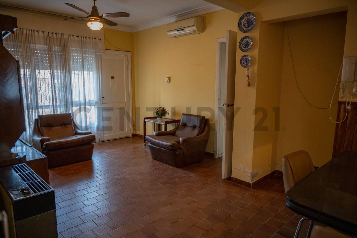Foto de 80 BIS ENTRE 120 Y DIAGONAL 620 Casa 2 dormitorios en venta Villa Elvira, imagen 3