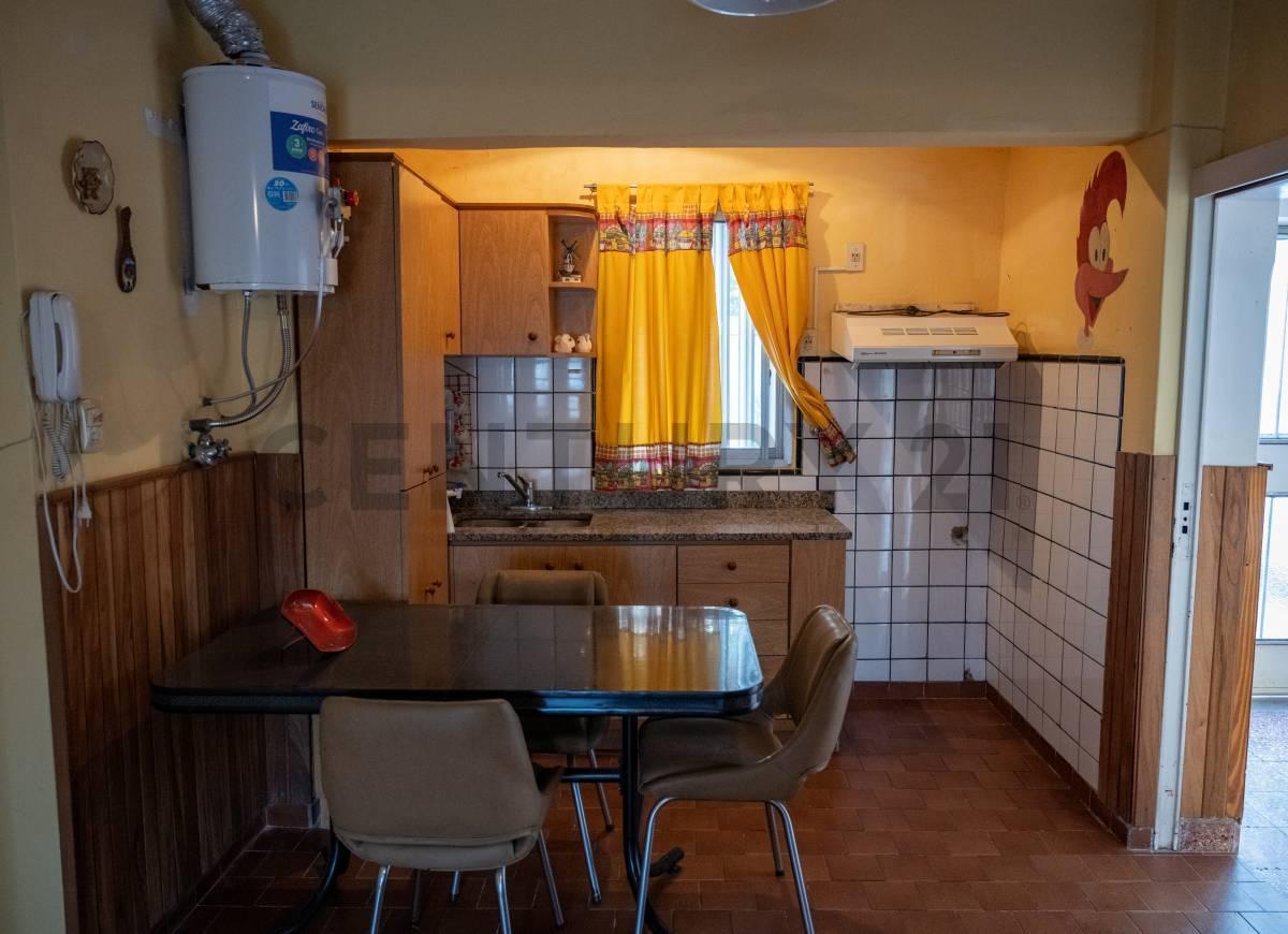 Foto de 80 BIS ENTRE 120 Y DIAGONAL 620 Casa 2 dormitorios en venta Villa Elvira, imagen 2