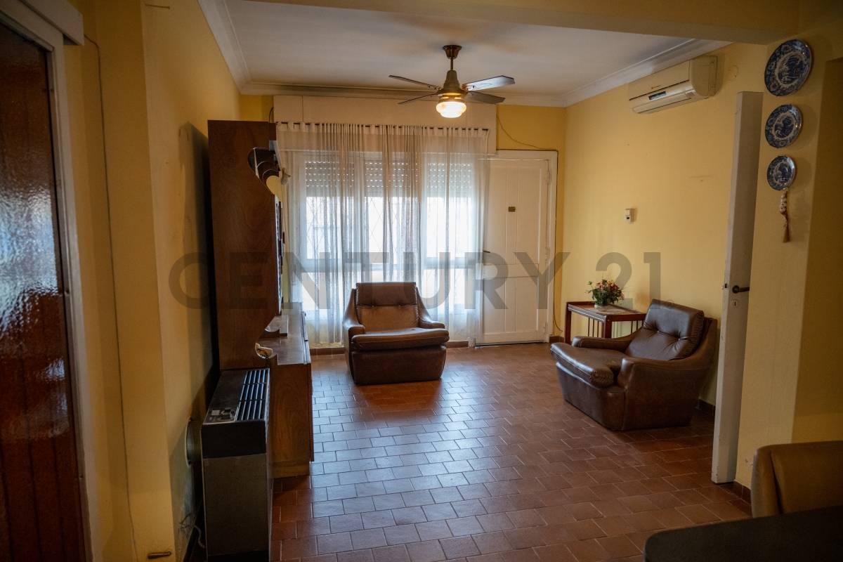 Foto de 80 BIS ENTRE 120 Y DIAGONAL 620 Casa 2 dormitorios en venta Villa Elvira, imagen 1