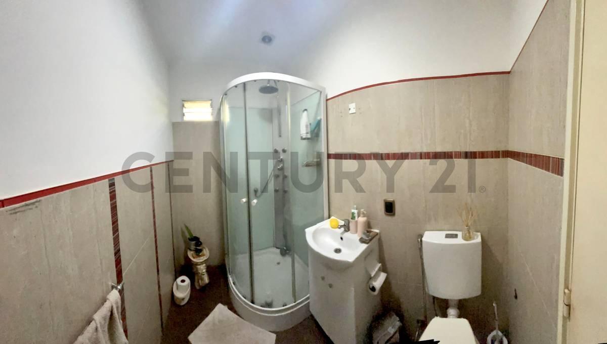 Foto de Casa de 3 Dormitorios en Venta en Punta Lara sobre Av. Almirante Brown, imagen 4