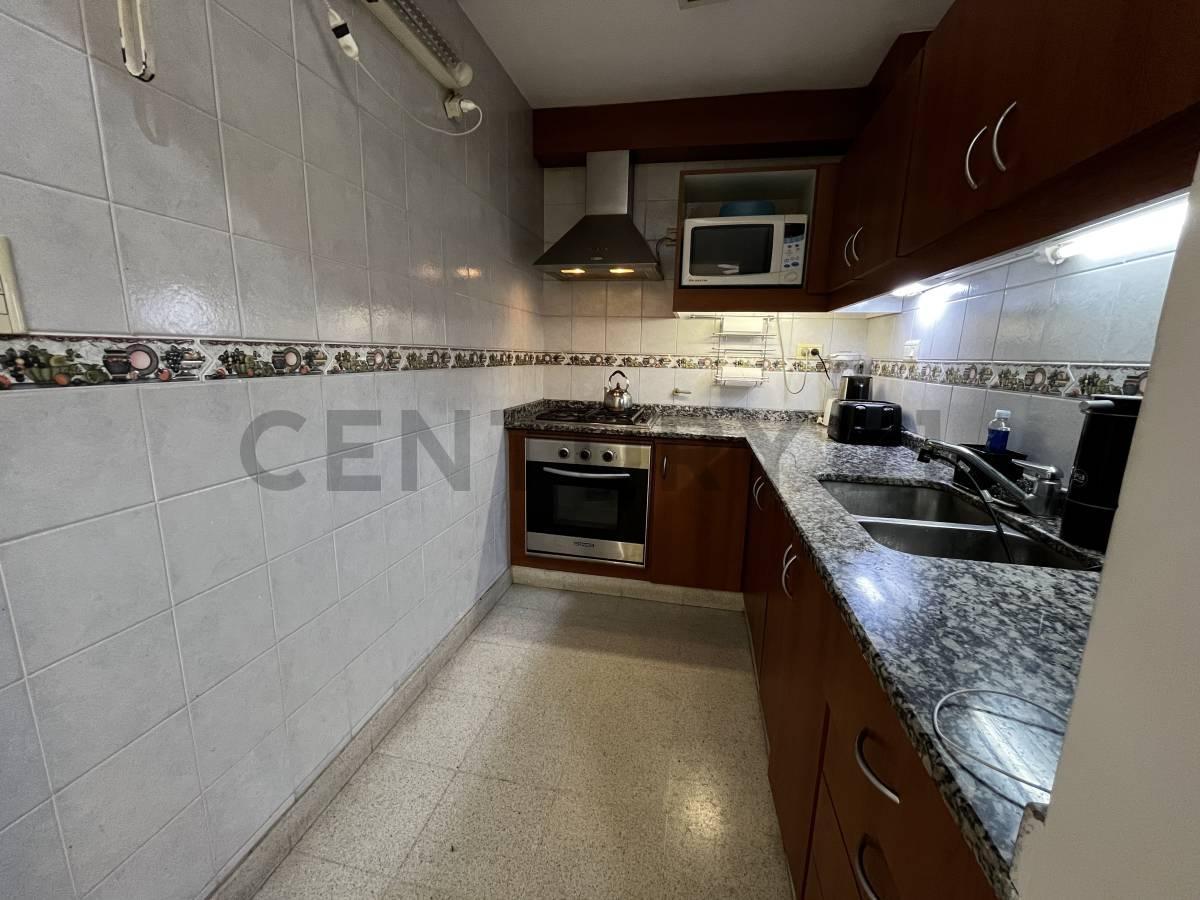 Foto de Calle 54 y 17 | Casa 2 dormitorios, gararge y terraza, imagen 3