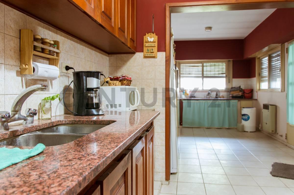 Foto de Calle 144 e/ 54 y 55 | Casa de 3 Dormitorios con Cochera | venta | Los, imagen 4