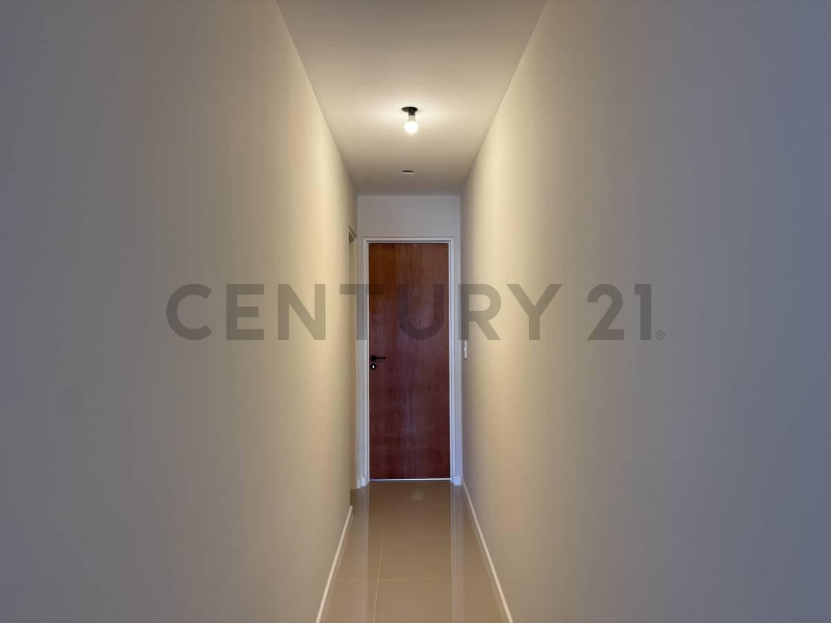 Foto de Calle 49 e/ 16 y 17 Semipiso 1 Dormitorio + Cochera a estrenar 55 mts 8, imagen 2