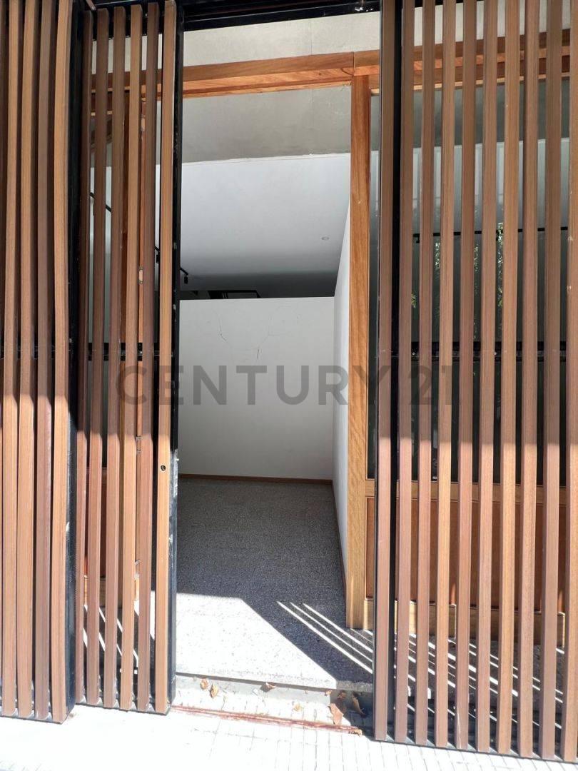 Foto de Venta de Local con cochera , La Plata - calle 56 e/ 13 y 14, imagen 2