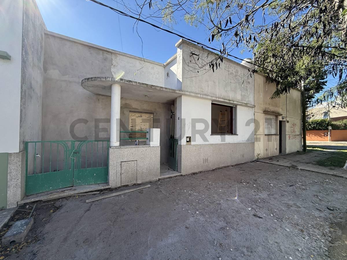 Foto de CALLE 118 e/ 64 y 65 Casa de 2 dormitorios refaccionada a nueva 89 mts, imagen 2