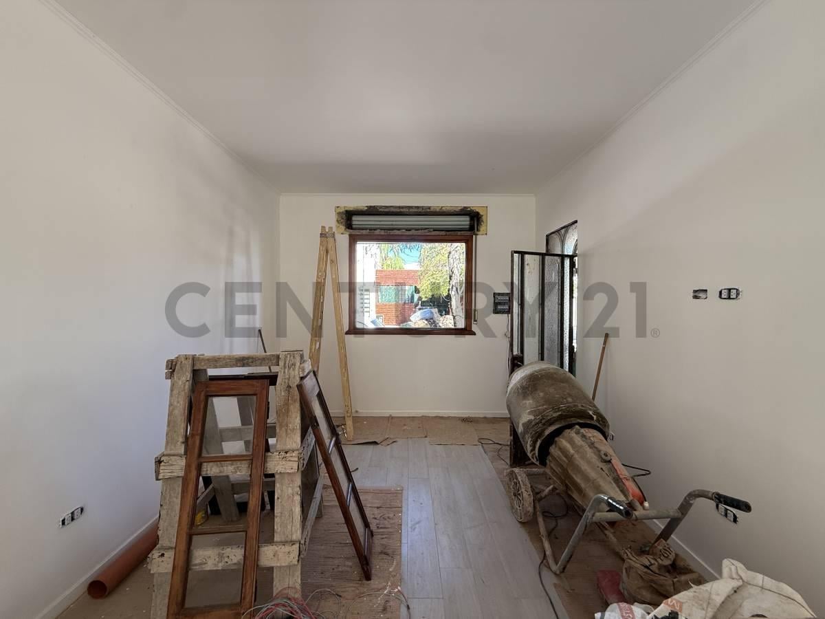 Foto de CALLE 118 e/ 64 y 65 Casa de 2 dormitorios refaccionada a nueva 89 mts, imagen 1