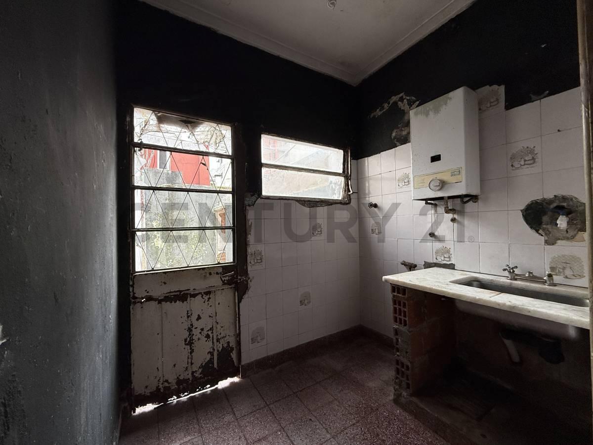 Foto de Calle 49 e/ 19 y 20 PH a refaccionar al frente - 74 mts totales- Ideal, imagen 5