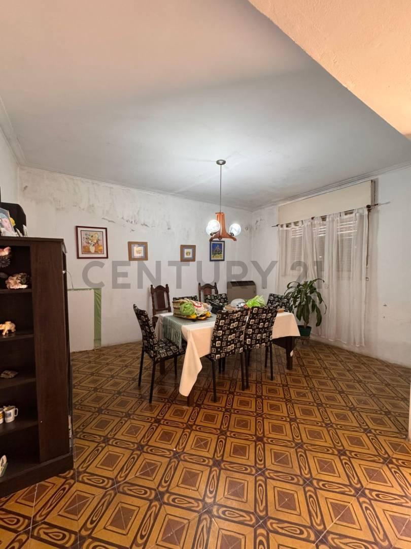 Foto de 68 entre 17 y 18 LA PLATA CASA 2 DORMITORIOS CON PATIO EN VENTA, imagen 1