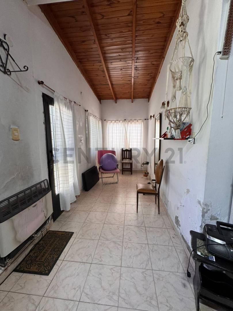 Foto de 68 entre 17 y 18 LA PLATA CASA 2 DORMITORIOS CON PATIO EN VENTA, imagen 2