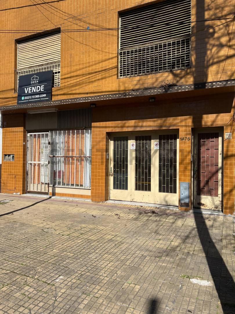 Foto de 22 e/ 62 y diag 74 Venta en bloque Local+ Dpto 1 dormi + casa 2 dormi, imagen 2