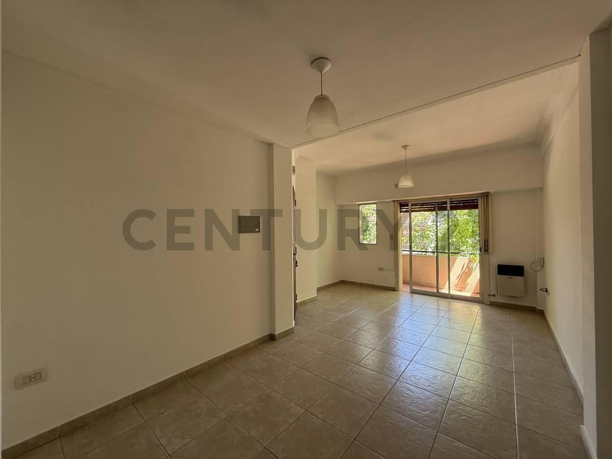 Foto de 58 e/ 20 y 21 | Departamento 1 dormitorio con cochera, imagen 2