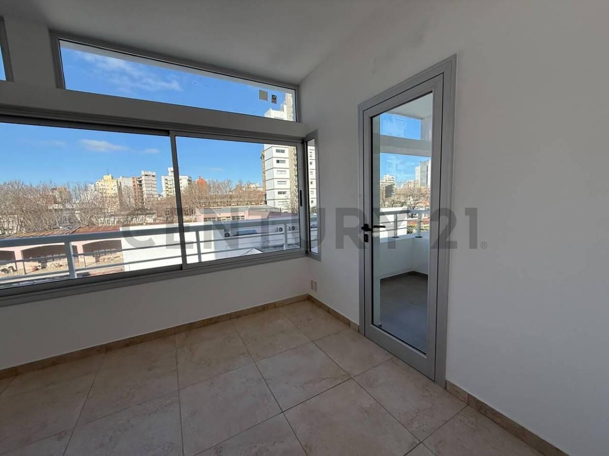 Foto de Departamento en alquiler de un dormitorio en La Plata, imagen 2