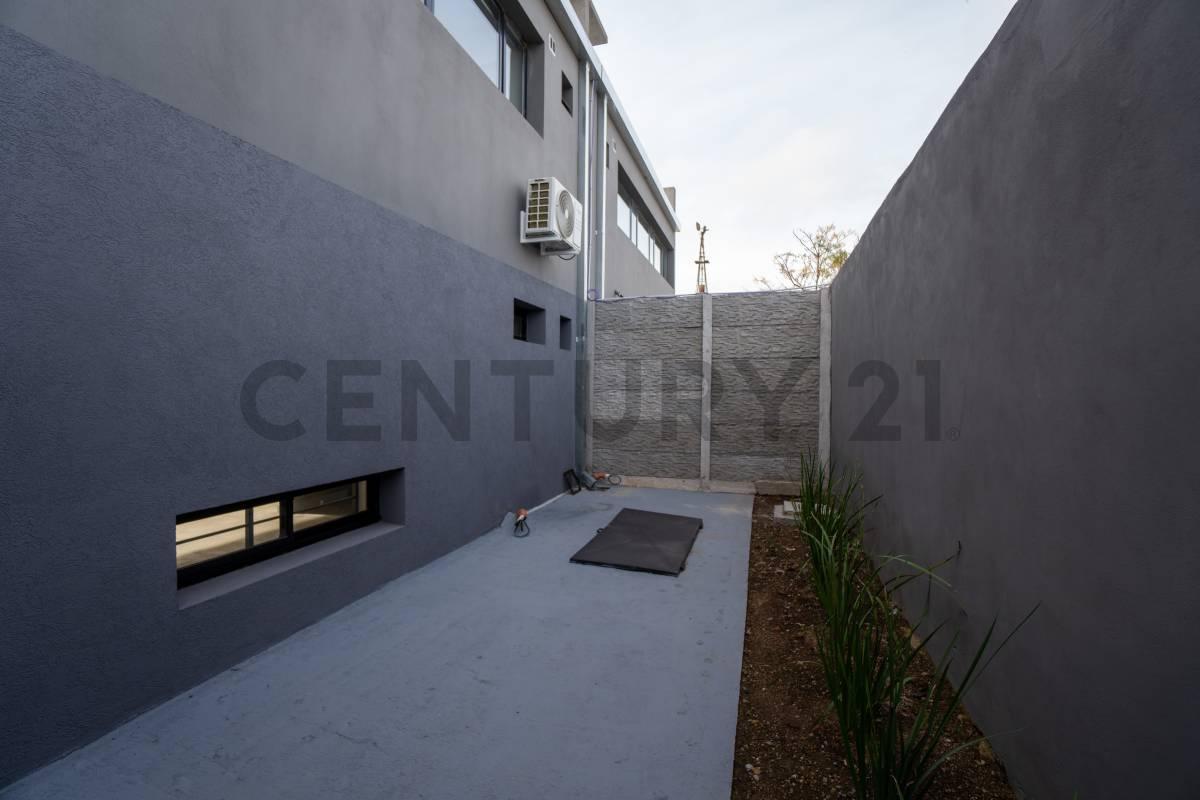 Foto de LOCAL COMERCIAL EN ALQUILER – MANUEL B. GONNET, imagen 3
