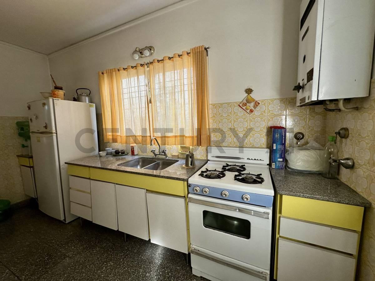 Foto de Casa con lote de 8x60. Piscina, quincho y cochera para 2 - 67 entre 117, imagen 5