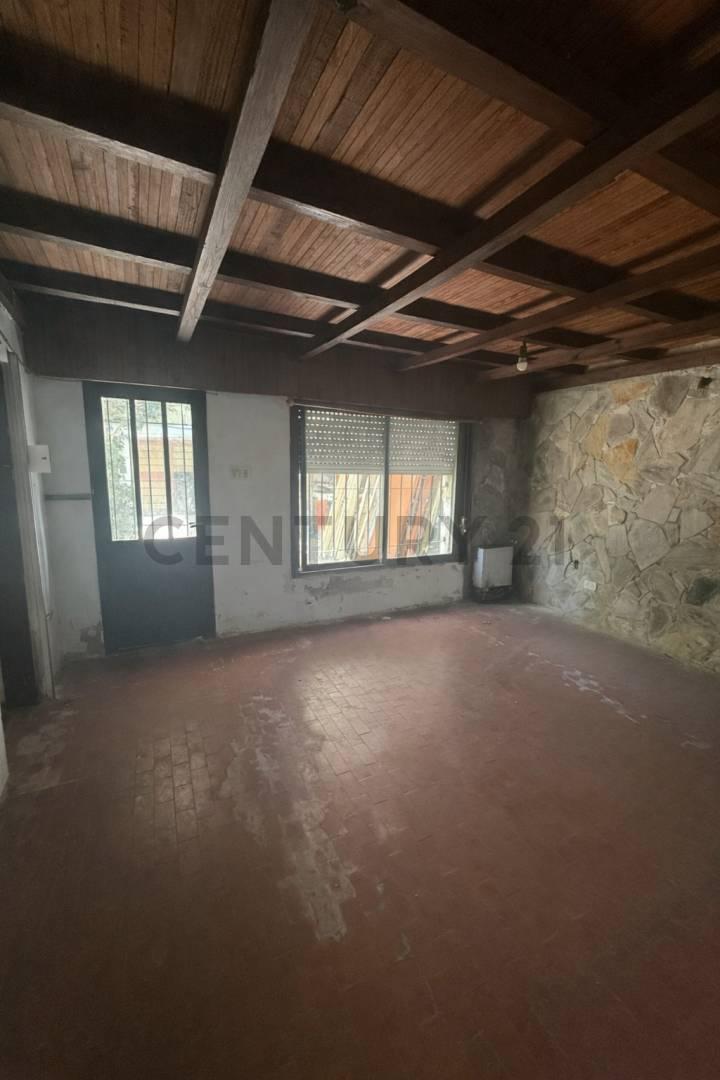 Foto de Calle 8 e/ 62 y 63 | CASA A RECICLAR - ZONA FACULTADES, imagen 4