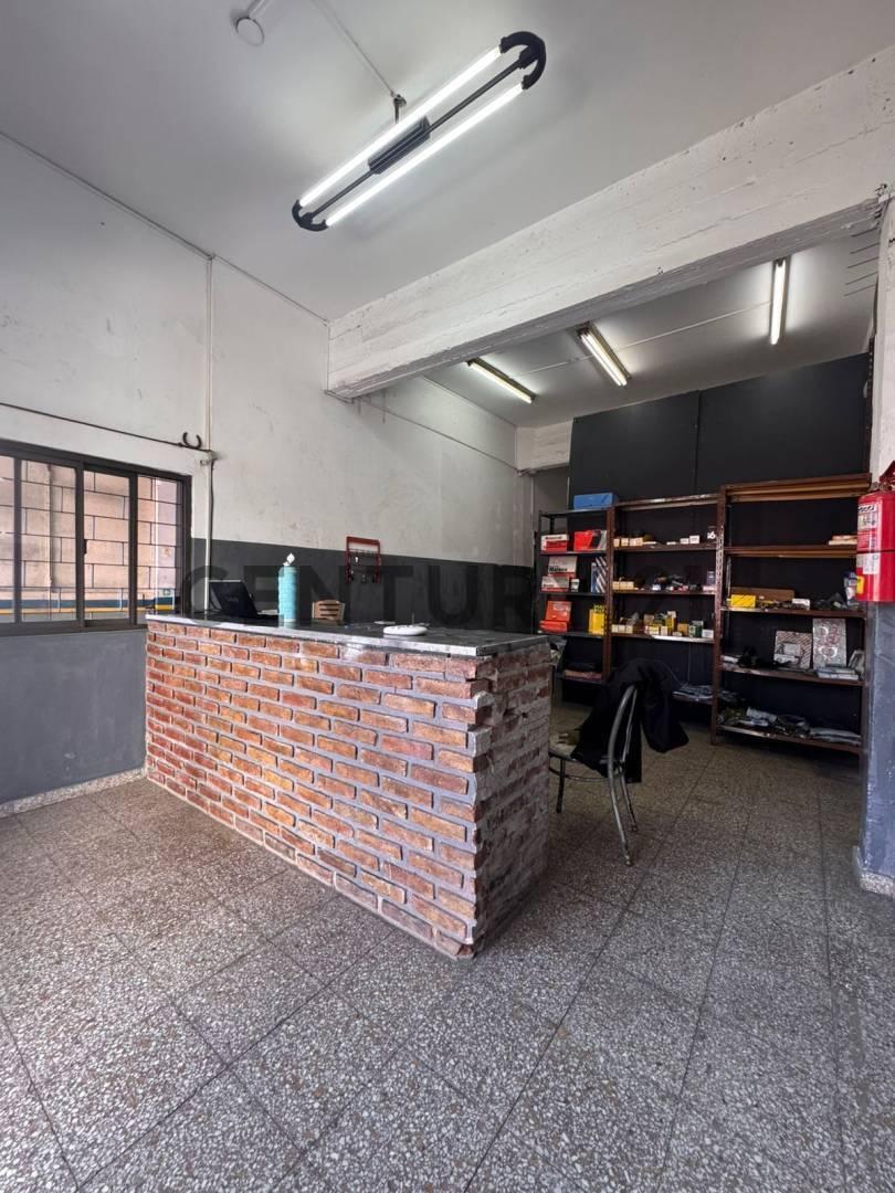 Foto de Lote en venta 33 entre 9 y 10 con taller mecanico+local+departamentos, imagen 2