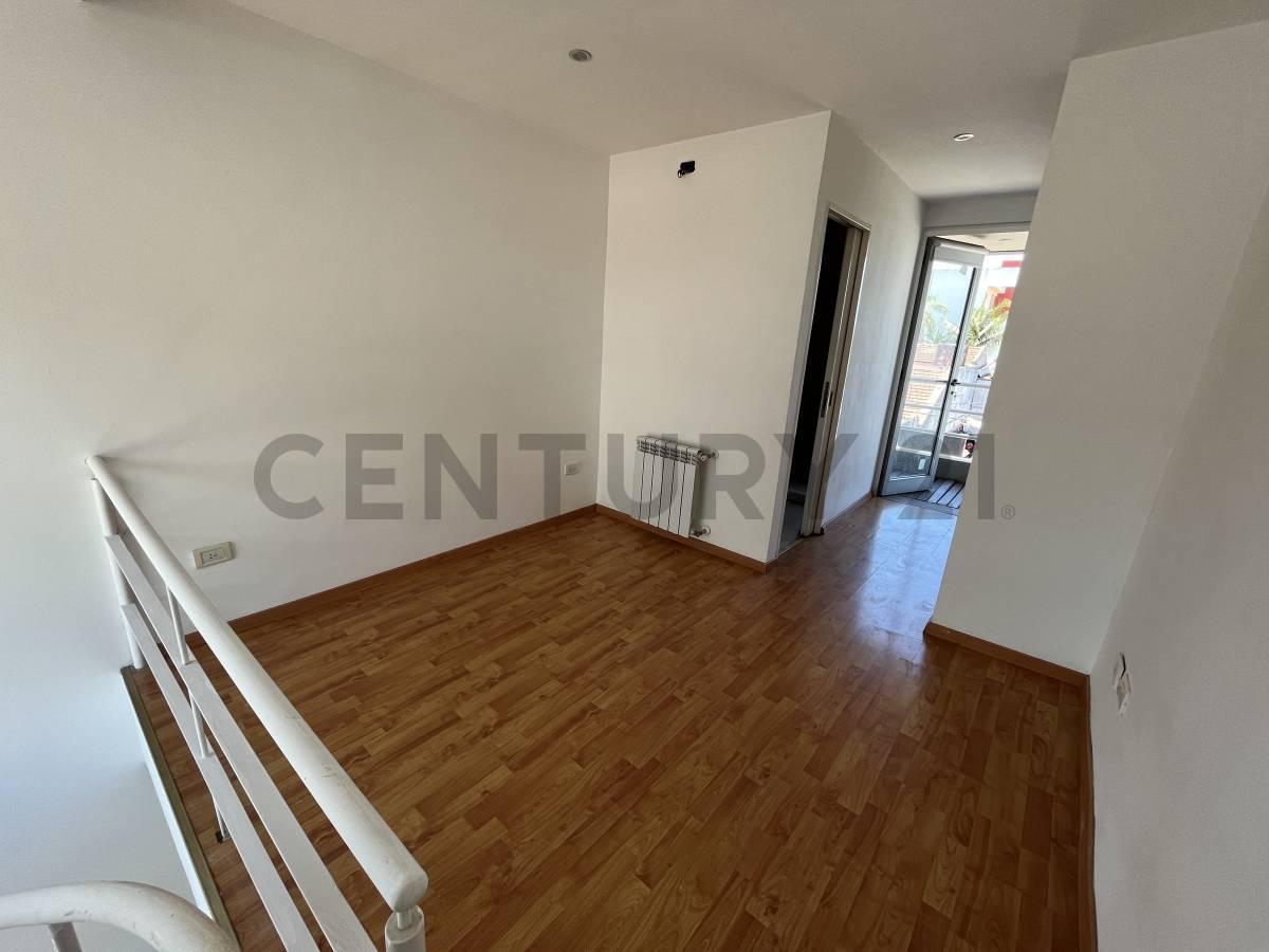 Foto de 72 esquina 10 Duplex en venta tipo loft 1 dormitorio La Plata, imagen 2