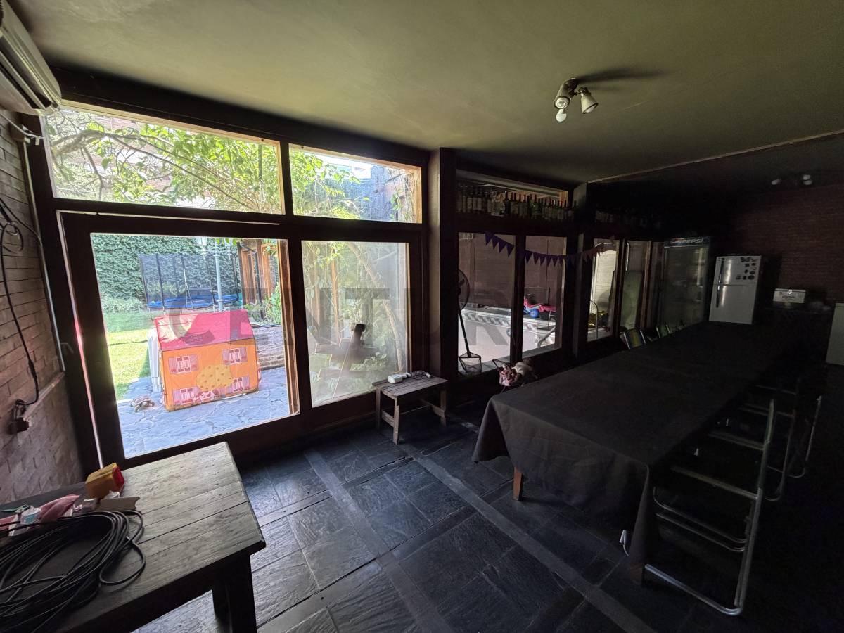 Foto de Calle 56 e/ 1 y 2 - CASA 4 DORMITORIOS EN VENTA LA PLATA| 600M2 LOTE|, imagen 2