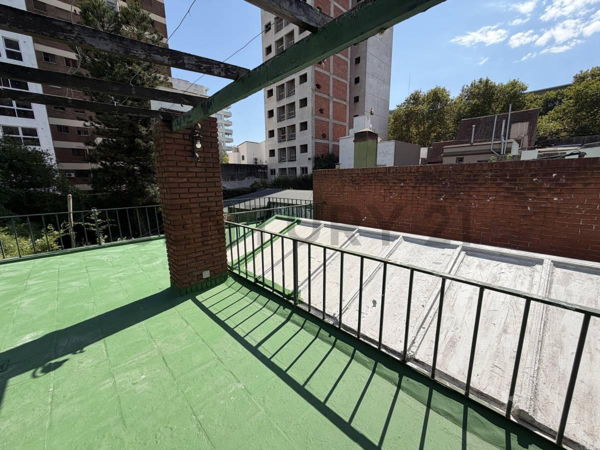 Foto de Calle 56 e/ 1 y 2 - CASA 4 DORMITORIOS EN VENTA LA PLATA| 600M2 LOTE|, imagen 5