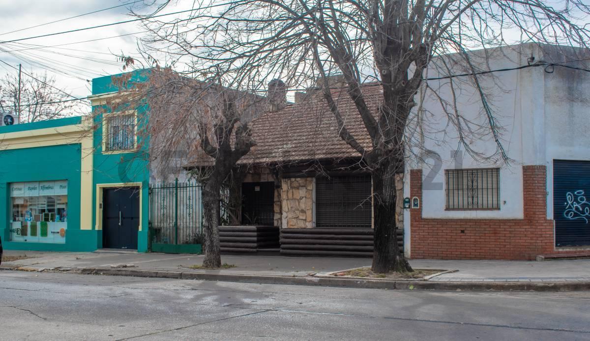 Foto de Calle 23 y 56 - Casa en VENTA Zona "Parque San Martín" - La Plata, imagen 2