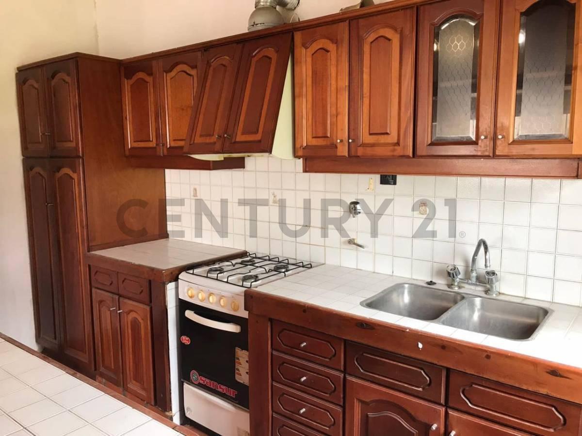 Foto de 36 138 Y 139 CASA EN VENTA CON PILETA Y PARQUE LA PLATA, imagen 3