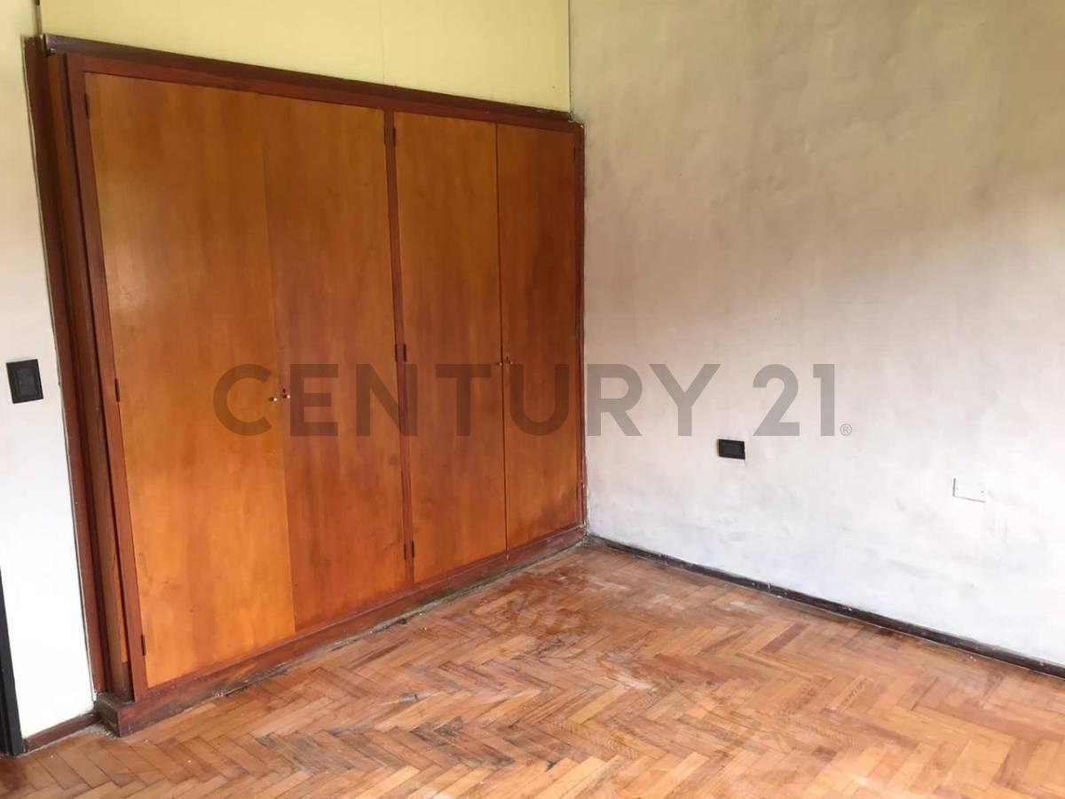 Foto de 36 138 Y 139 CASA EN VENTA CON PILETA Y PARQUE LA PLATA, imagen 5