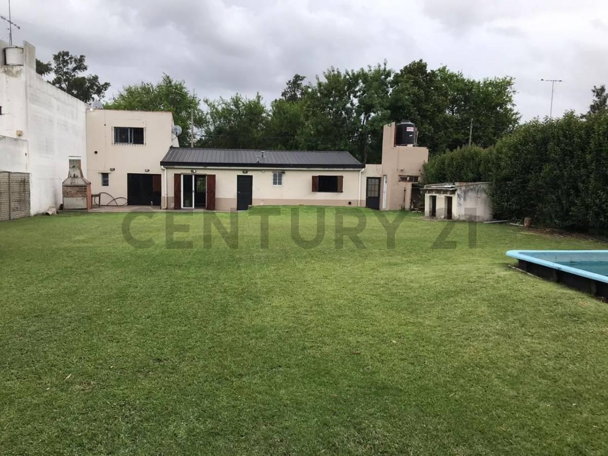 Foto de 36 138 Y 139 CASA EN VENTA CON PILETA Y PARQUE LA PLATA, imagen 2