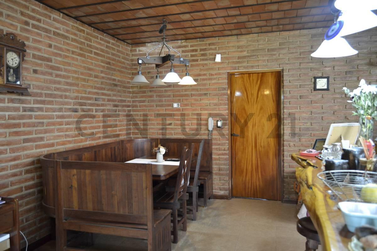 Foto de Calle 42 e/ 27 y 28 | Casa en Venta en La Loma 5 dormitorios, imagen 2