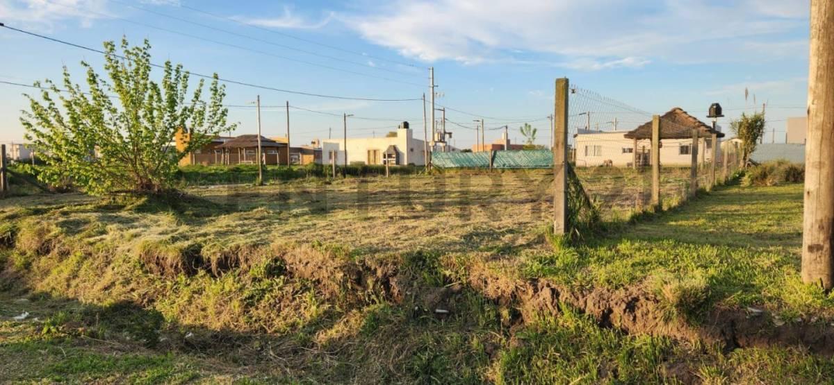 Foto de Lote esquina en Venta - Barrio "TERRANOVA" - Arana (Posible, imagen 1