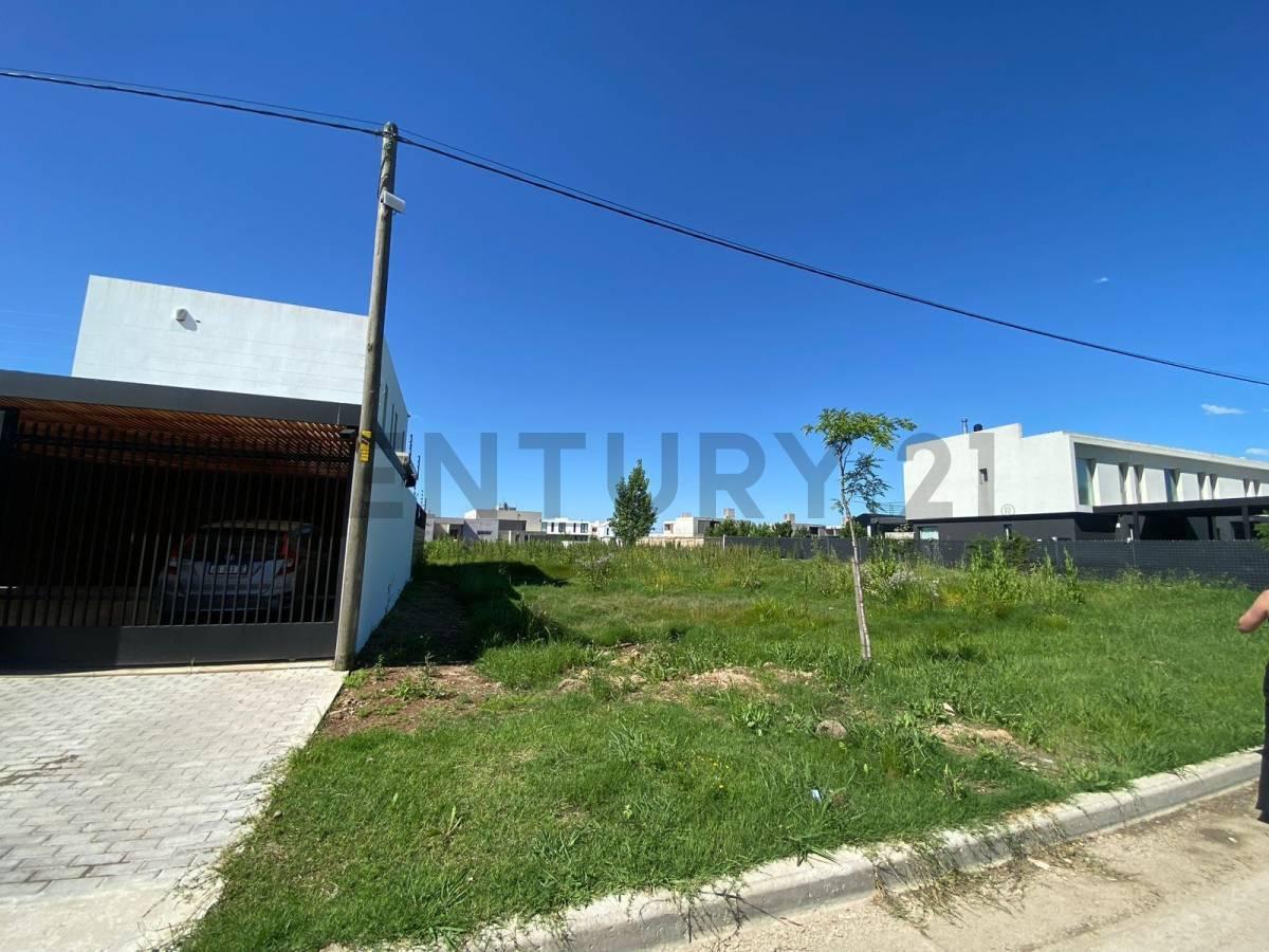 Foto de Lote en Venta en EL QUIMILAR | CALLE 13 ESQ 456 | LA PLATA, imagen 1