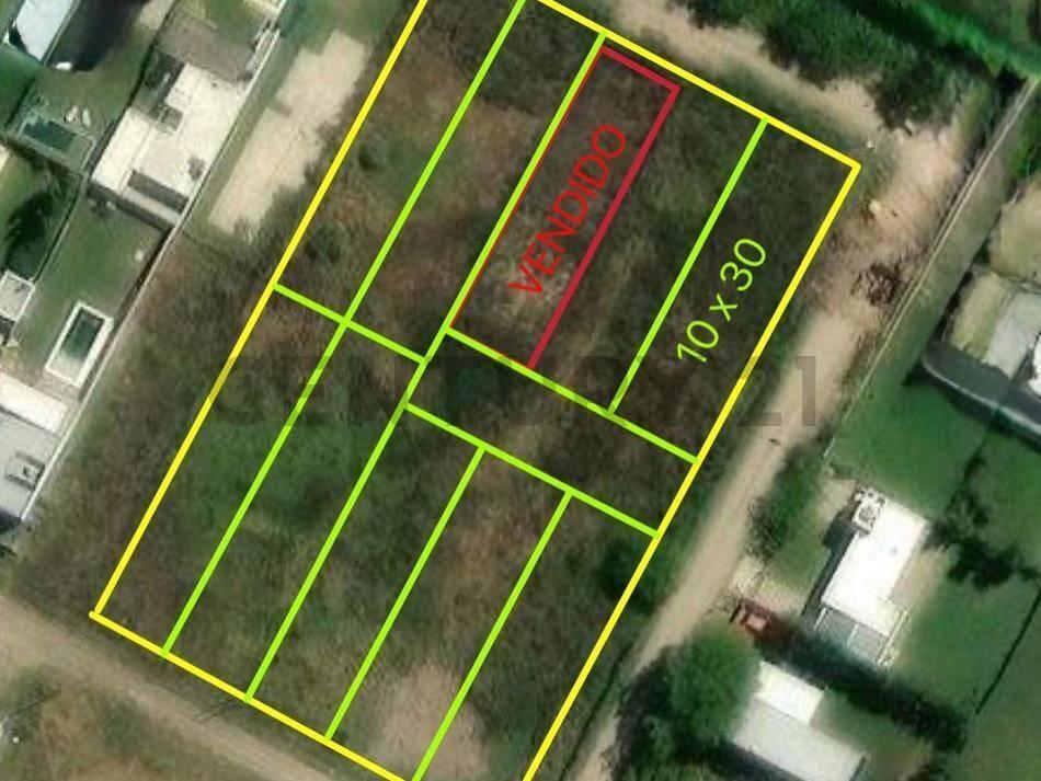 Foto de 2 y 489 | Terreno en Venta en Gonnet - Villa Castells – Zona, imagen 3