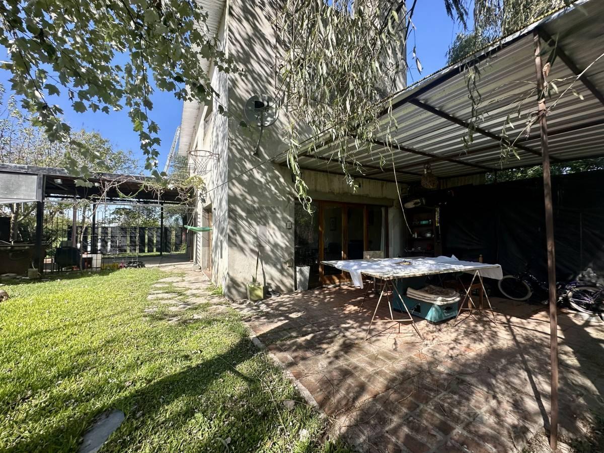 Foto de Casa en venta en Barrio Las Banderitas, City Bell – 447 bis entre 155, imagen 1