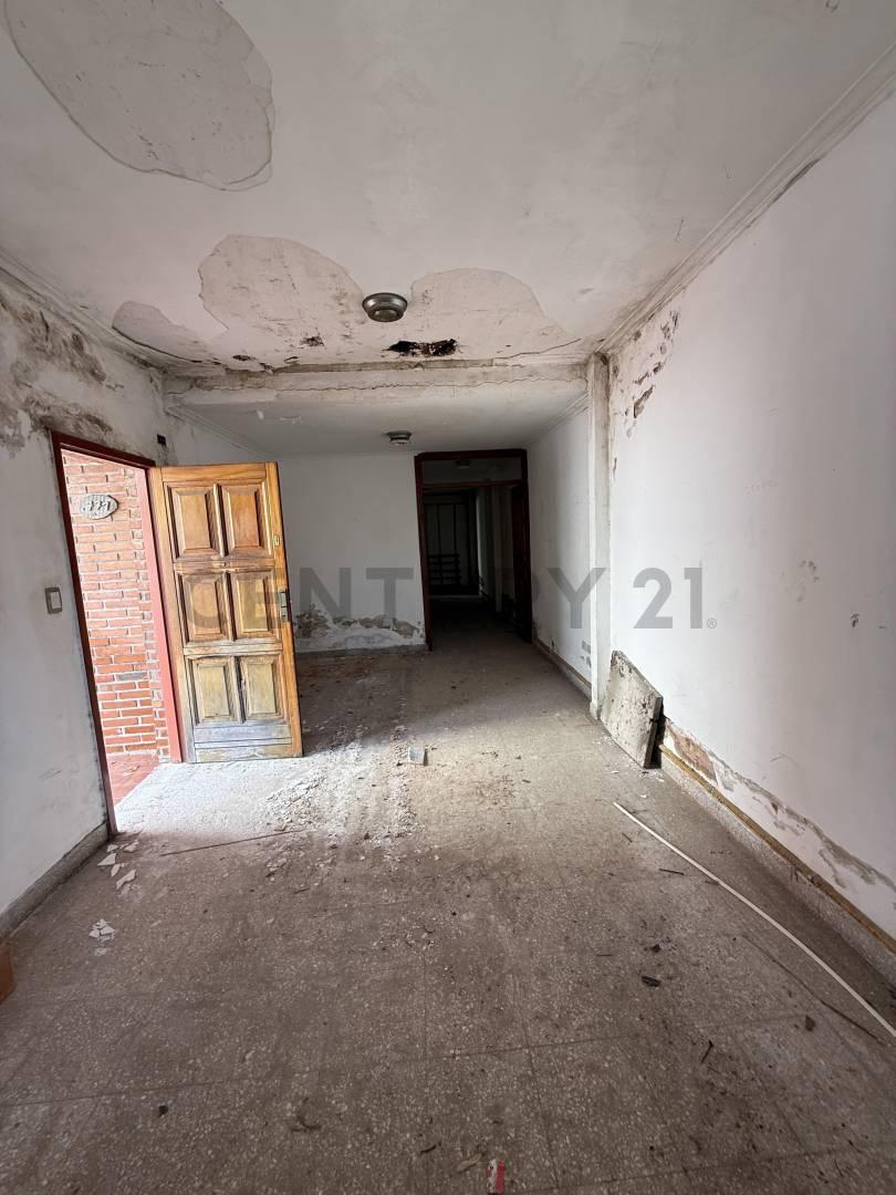 Foto de Venta Casa a Refaccionar en 24 e/ 47 y 48, imagen 2