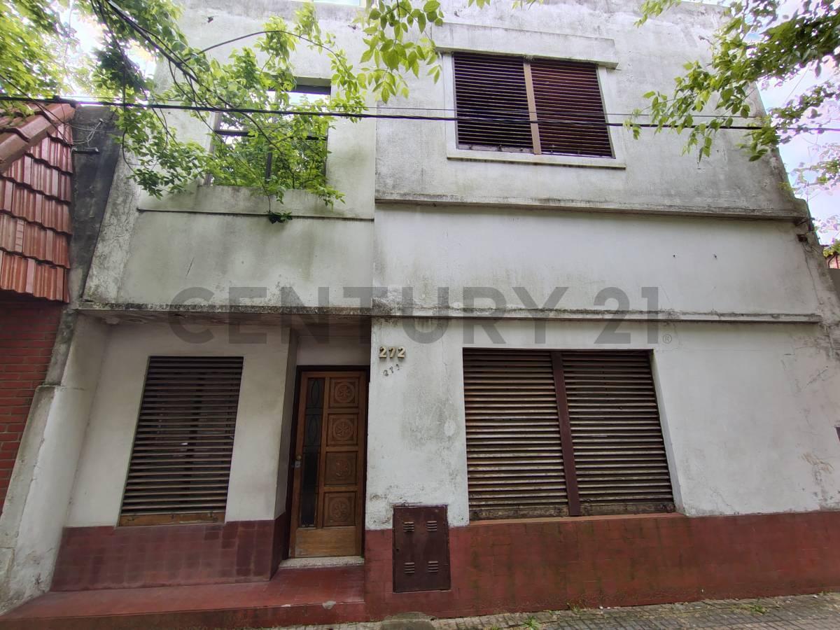 Foto de 115 e/ 37 y 38- Vendemos Casa - 4 dormitorios- con parque y piscina, imagen 4