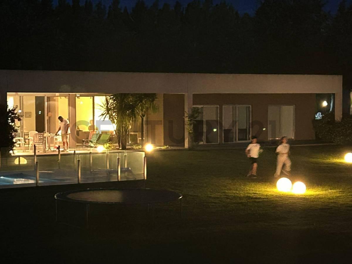 Foto de VENTA -Imponente casa en Haras del Sur II con vista al golf, imagen 1