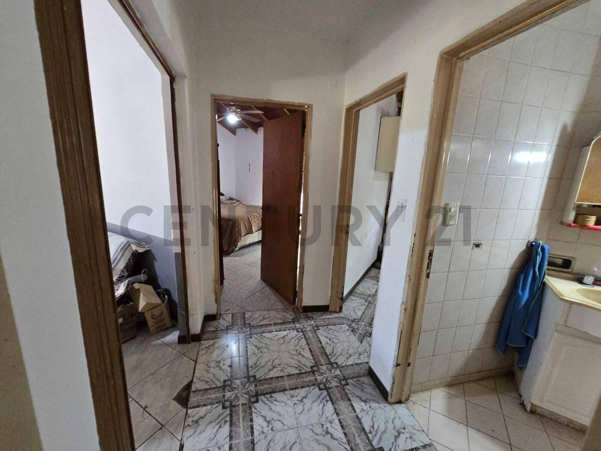 Foto de Casa con quincho - 515 e/ 141 y 142 - USD 98.000, imagen 2