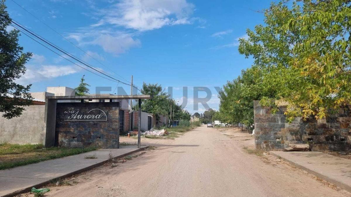 Foto de Lote en Barrio Semicerrado La Aurora – Permiso de Obra Aprobado | Calle, imagen 2