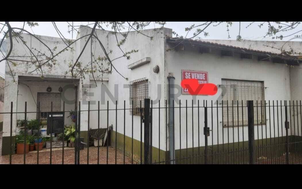 Foto de VENTA DE CASA P/RECICLAR | AV. 137 e/ 530 y 531 | La Plata, imagen 2