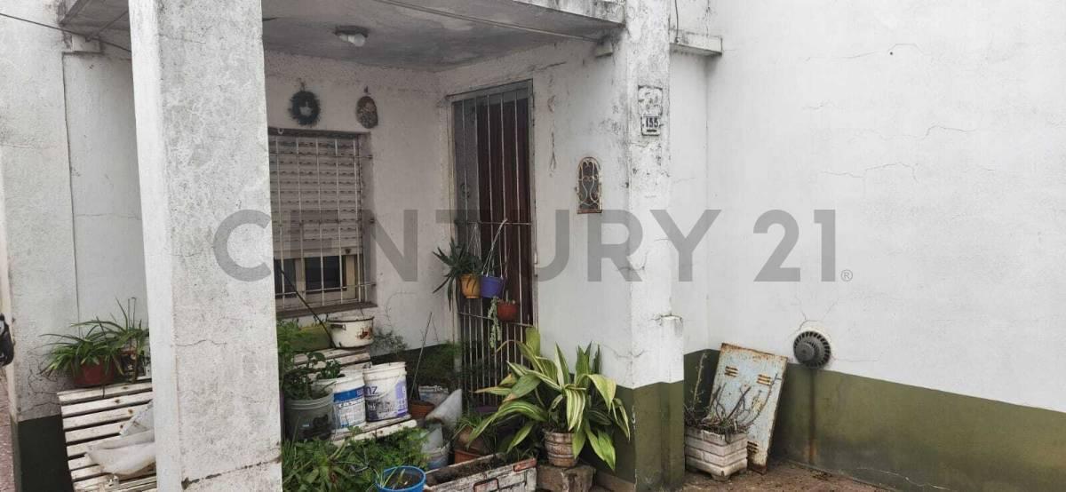 Foto de VENTA DE CASA P/RECICLAR | AV. 137 e/ 530 y 531 | La Plata, imagen 3