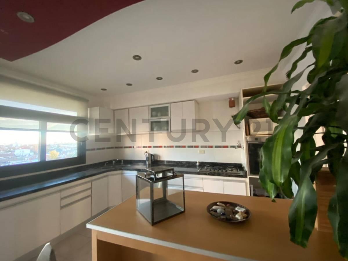Foto de VENTA Pent-house | 3 Dormitorios | Terraza propia + Cochera |Calle 25, imagen 2