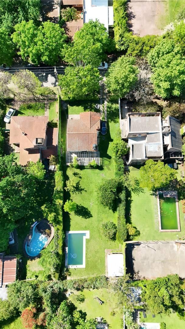 Foto de VENTA DE CASA-LOTE EN CITY BELL 466 E/ 17 Y 19. APTO CREDITO, imagen 1