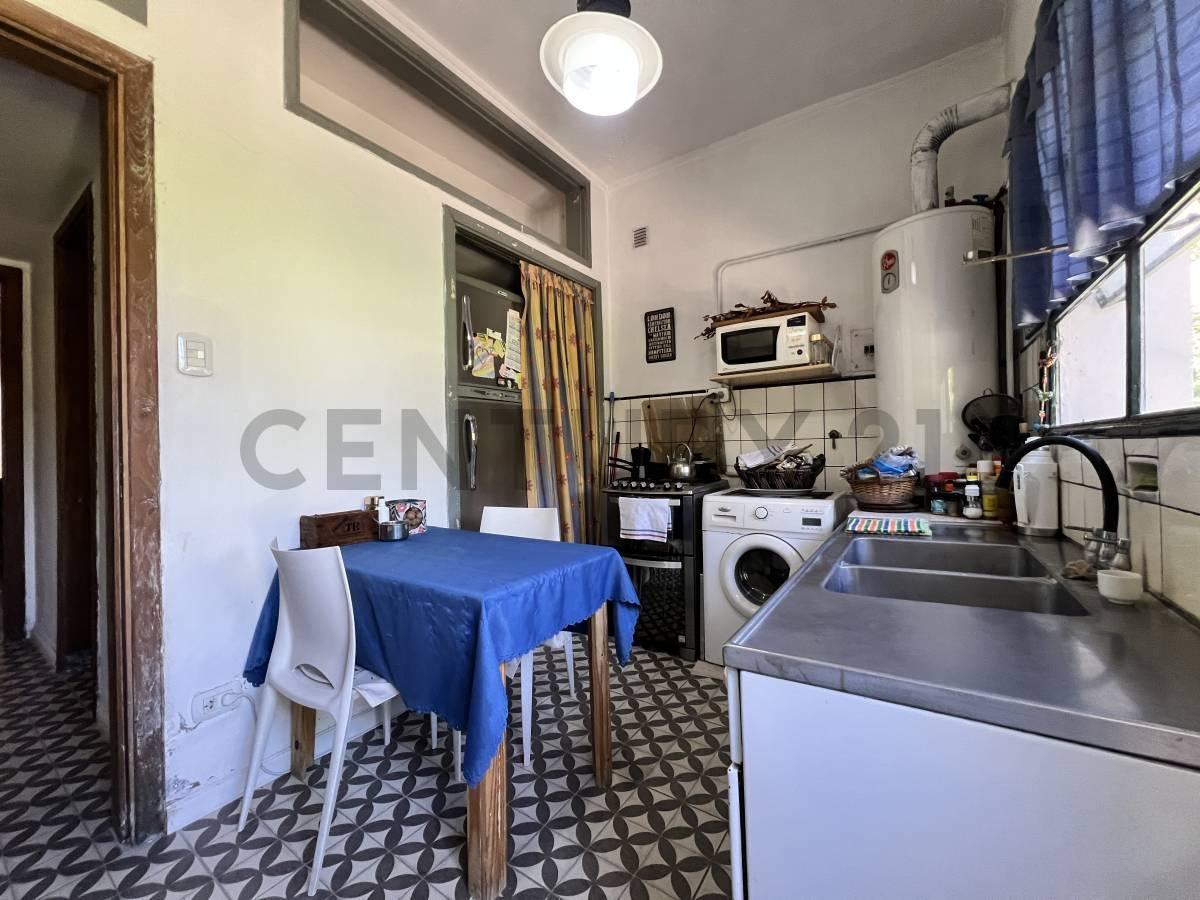 Foto de VENTA DE CASA-LOTE EN CITY BELL 466 E/ 17 Y 19. APTO CREDITO, imagen 4