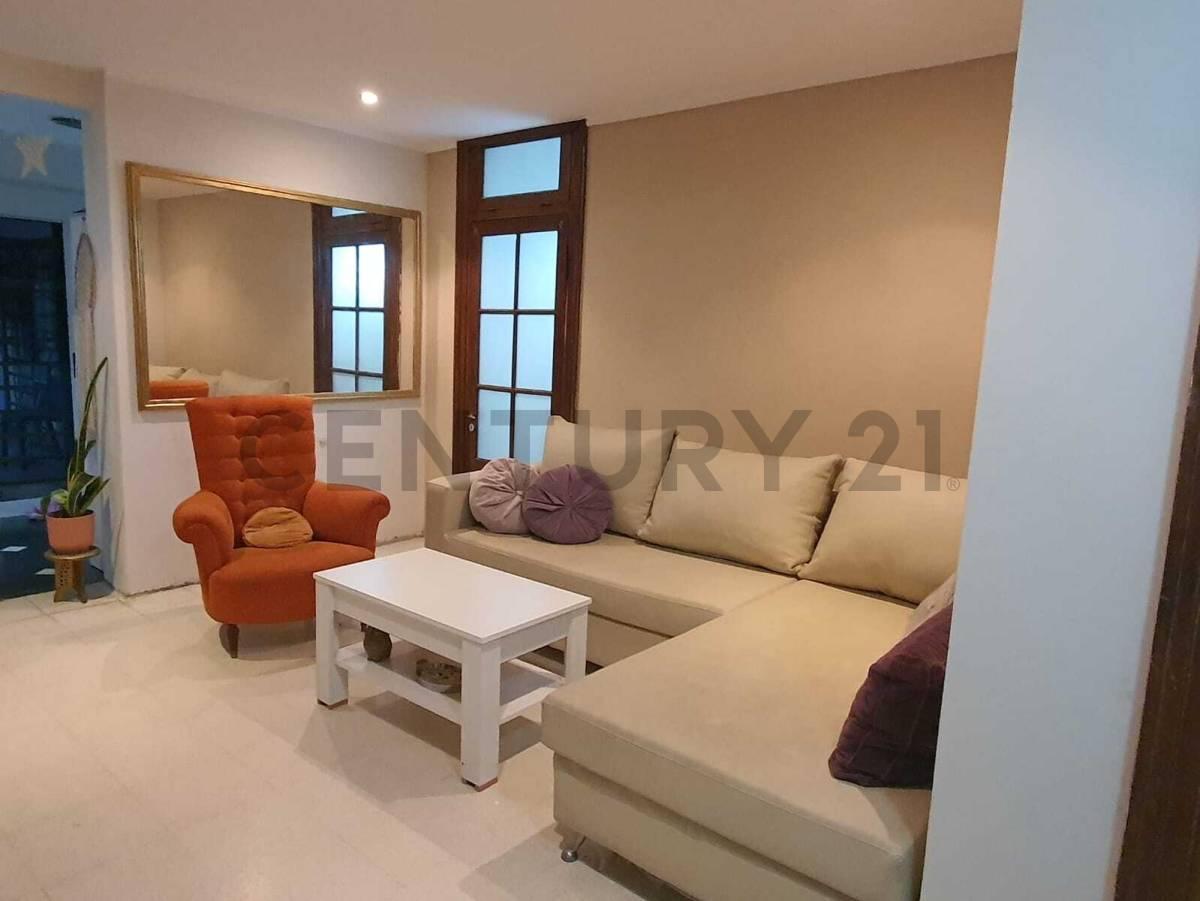 Foto de VENTA Casa 2 dormitorios + cochera | Calle 3 y 66 | La plata, imagen 2