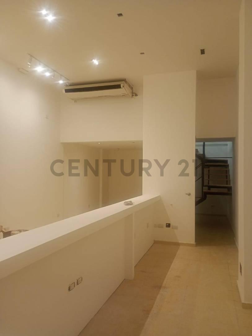 Foto de Venta de local - calle Nueva York e/ Vallparaiso y Marsella, imagen 4