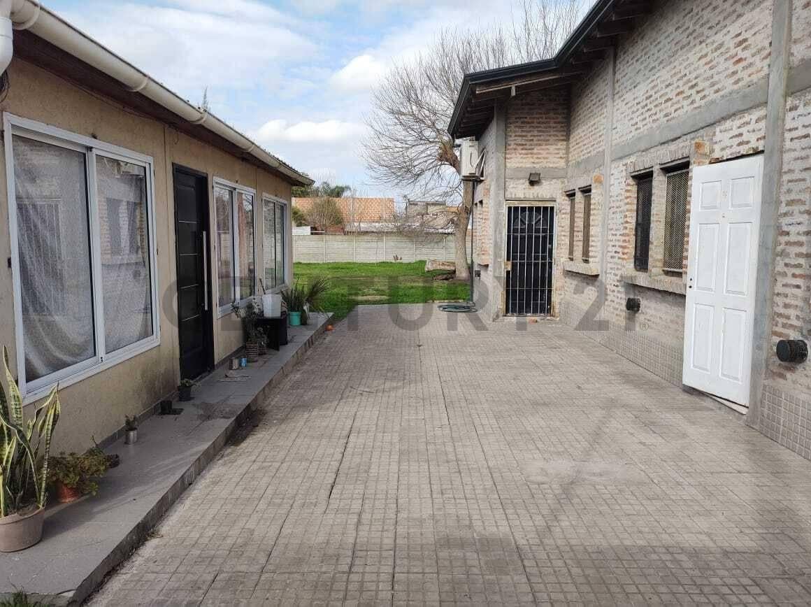 Foto de 522 y 165 VIVIENDA MAS SALON LOTE 800m2 EN VENTA LA PLATA, imagen 4