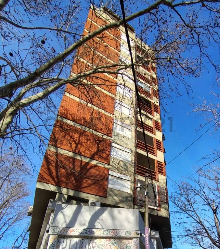 Foto de 10 esquina 62 | Departamento en Venta – Frente a la Facultad de Artes, imagen 1