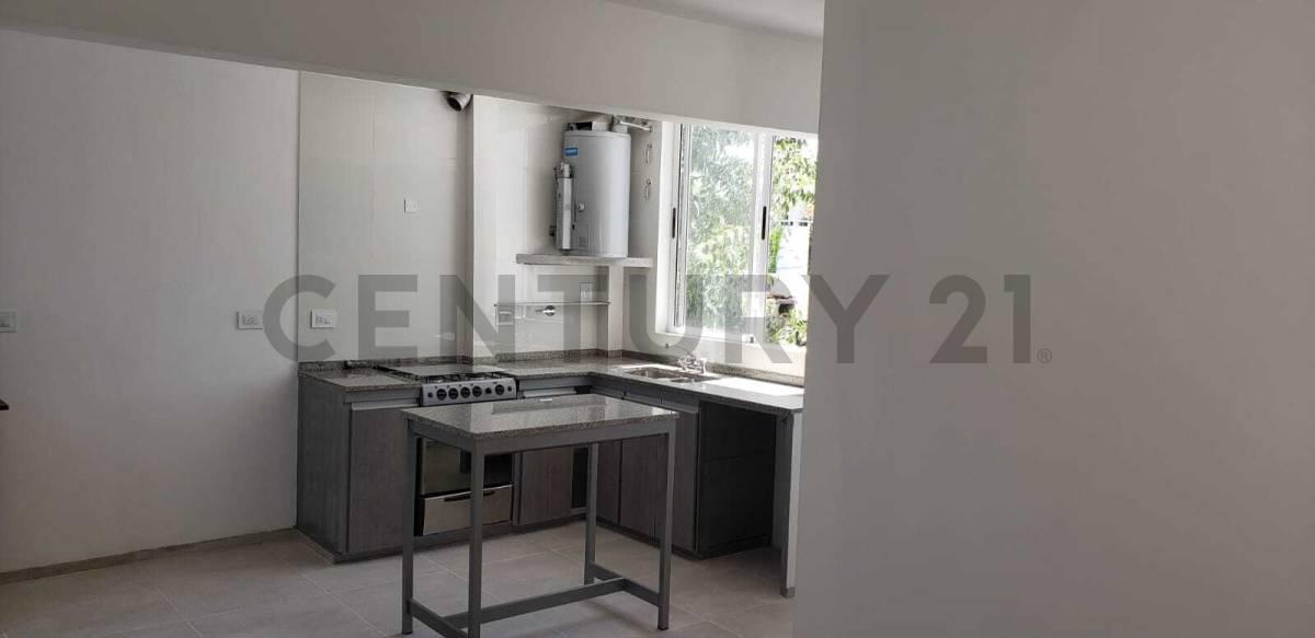 Foto de 66 Y 116 VENDEMOS - Departamento AMOBLADO 2 dormitorios - Refaccionado, imagen 3